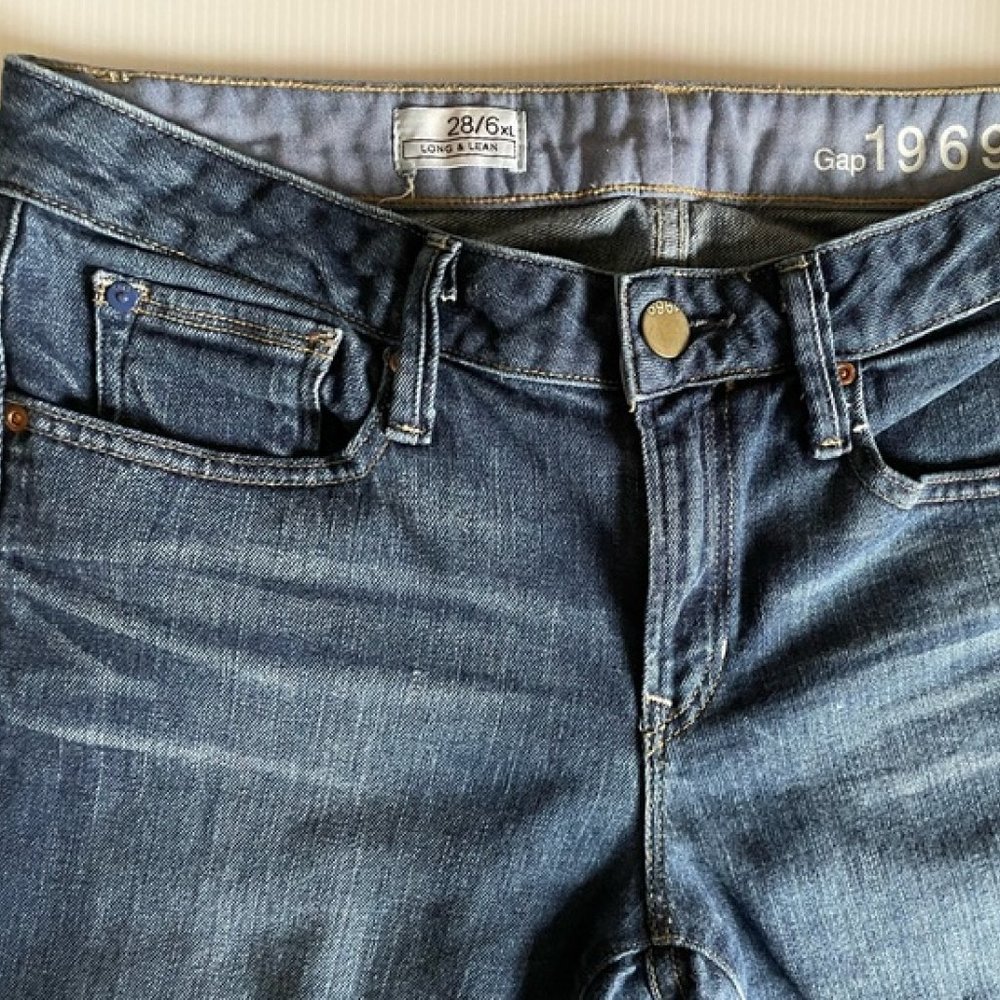 Gap Long & Lean Flare jean